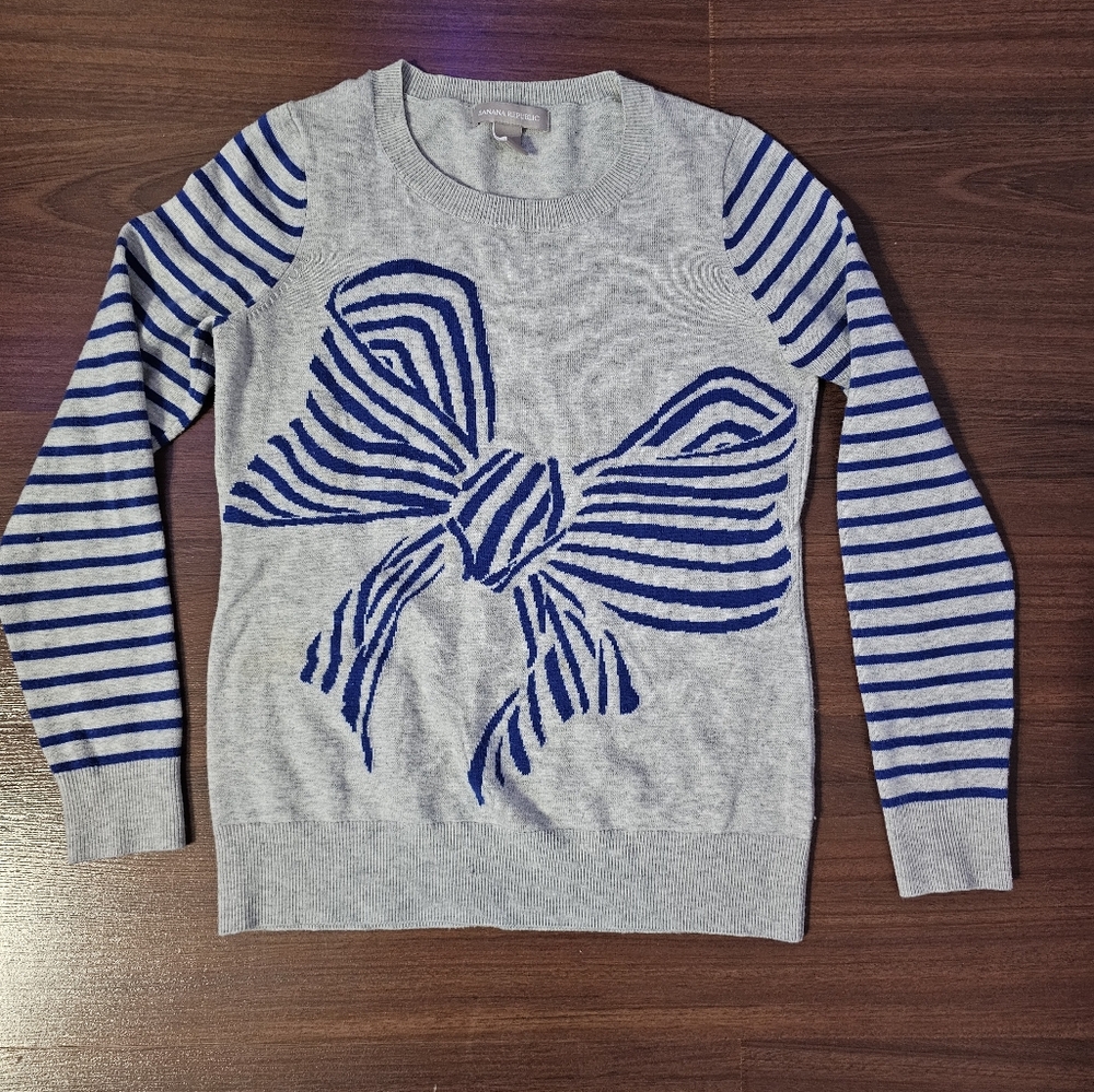 Banana Republic Gray Crewneck Sweater with Blue Bow Design
